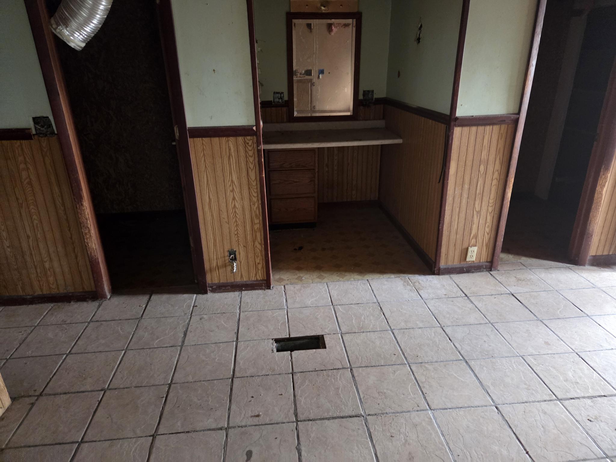 980 S 6th Avenue photo