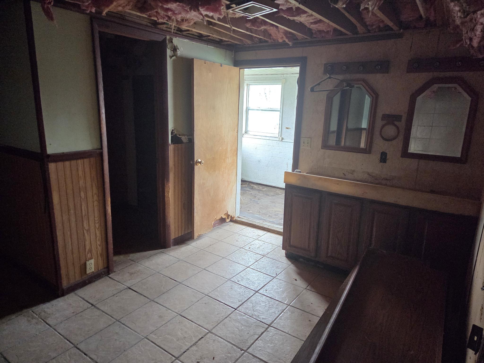 980 S 6th Avenue photo
